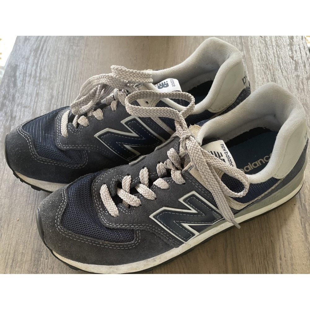 New Balance Women's Navy & Gray 574 Size 7B
